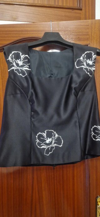 Conjunto falda y top bordado floral