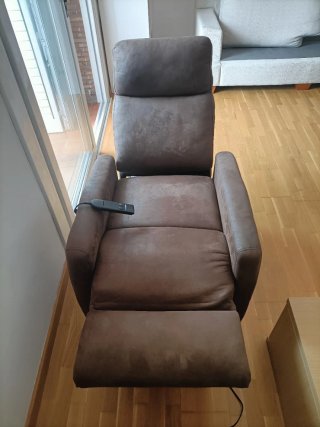 Sillón eléctrico reclinable marrón