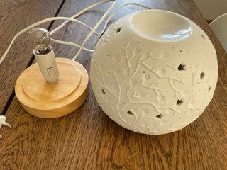 Lampada diffusore oli essenziali ceramica e legno