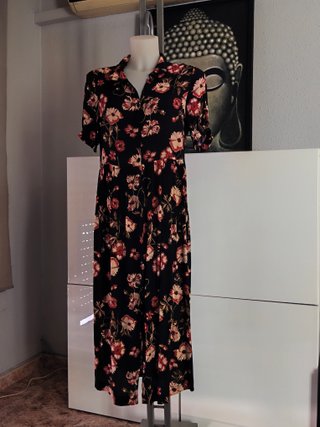 Vestido camisero de Zara. T. L