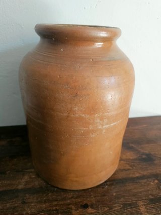 Orza antigua de barro cocido artesanal cerámica