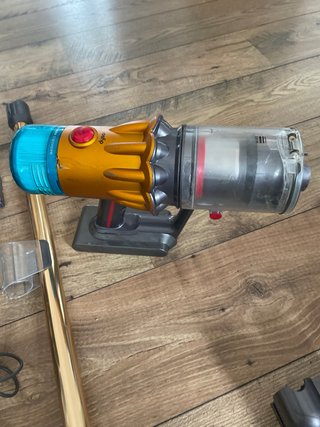 Dyson V12 Aspiradora Inalámbrica