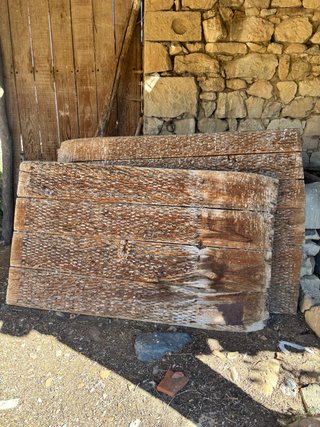 2 trillos de madera antiguos