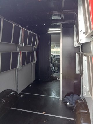 Estanterías para furgoneta,mampara cabina y forros