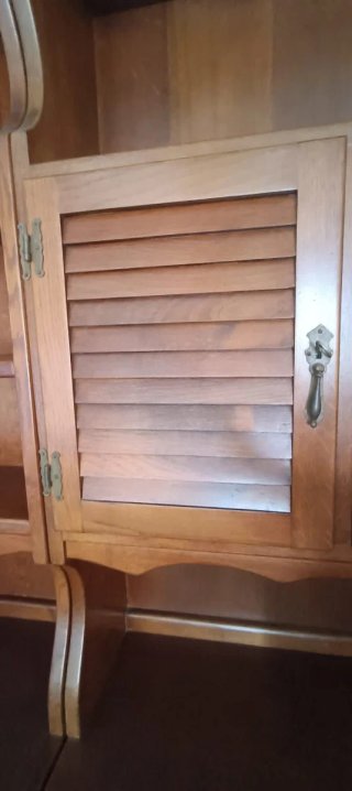 Mueble de salón de nogal americano