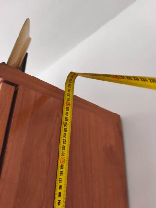Mueble de comedor madera y cristal