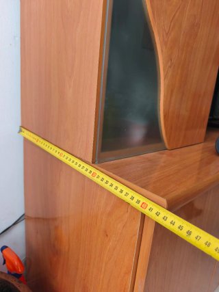 Mueble de comedor madera y cristal