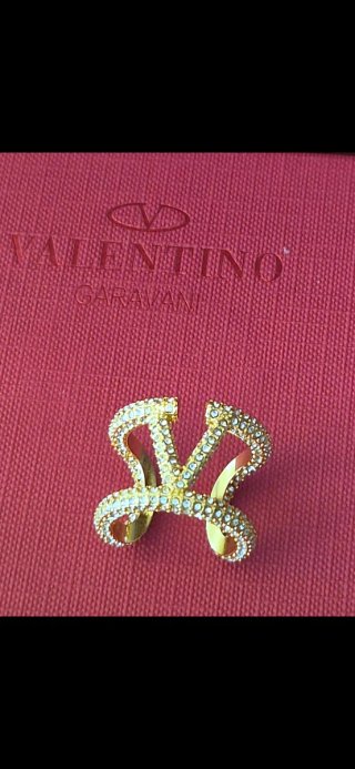 VLOGO SIGNATURE RING AND SWAROVSKI® CRYSTALS