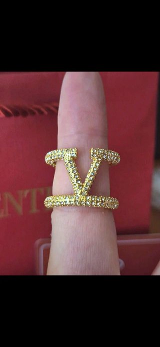 VLOGO SIGNATURE RING AND SWAROVSKI® CRYSTALS