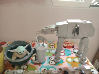 Lote Star Wars: Figuras y Vehículo AT-AT