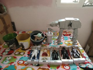Lote Star Wars: Figuras y Vehículo AT-AT