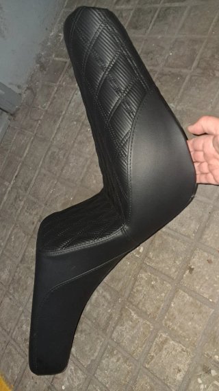 Asiento para HD Softail Street Bob 114