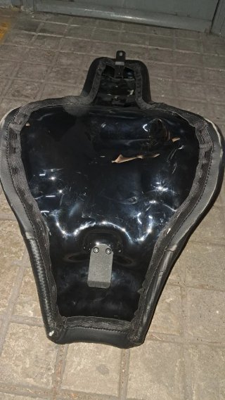 Asiento para HD Softail Street Bob 114