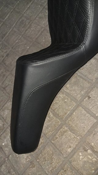 Asiento para HD Softail Street Bob 114