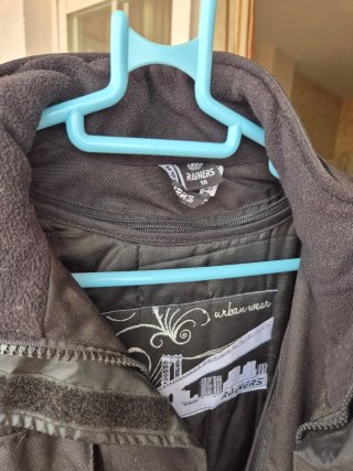 Chaqueta parka moto negra