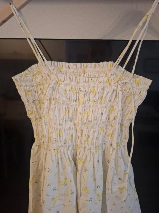 Vestido corto H&M floral blanco y amarillo