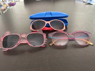 Gafas de sol niña rosas y moradas, precio x las 3