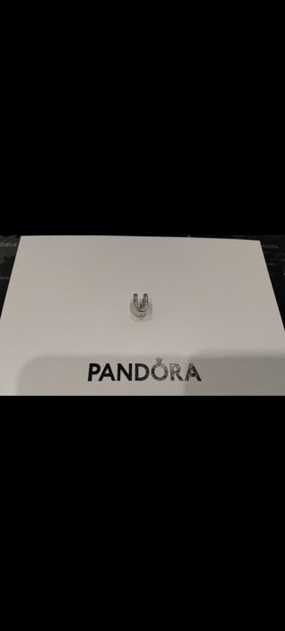 Charm Letra U y P Pandora Plata