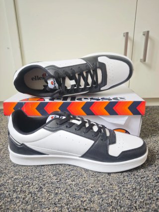 Zapatillas Ellesse Negras y Blancas Talla 46