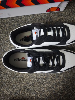 Zapatillas Ellesse Negras y Blancas Talla 46