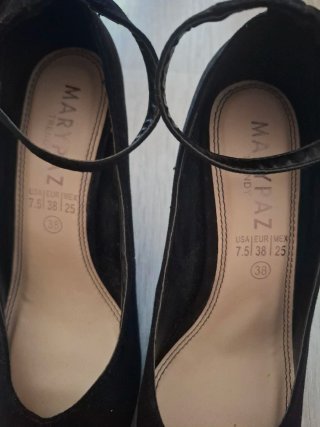 Zapatos Marypaz negros con pulsera talla 38