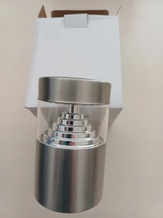 Lampada da parete in metallo e vetro