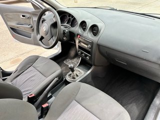 SEAT Ibiza 2006 con 114000 km