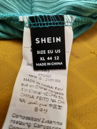 Vestido de verano azul verdoso