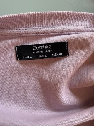Camiseta Bershka Morada Talla M