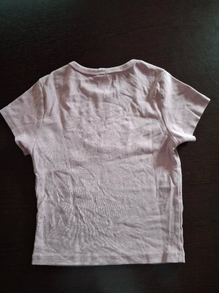 Camiseta rosa con estrellas