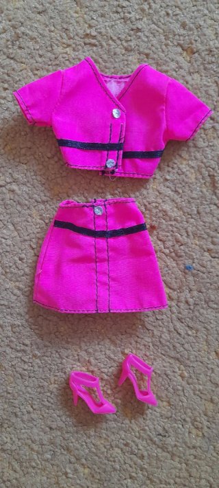 Barbie Go In Style Fashions 1998