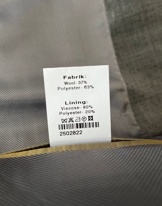 Traje de hombre plateado