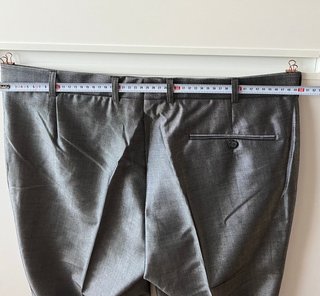 Traje de hombre plateado