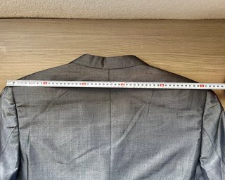 Traje de hombre plateado