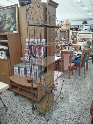 ESTANTERÍA RÚSTICA DE HIERRO FORJADO