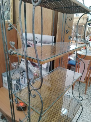 ESTANTERÍA RÚSTICA DE HIERRO FORJADO