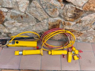Bomba manual Weber-Hydraulik  con complementos