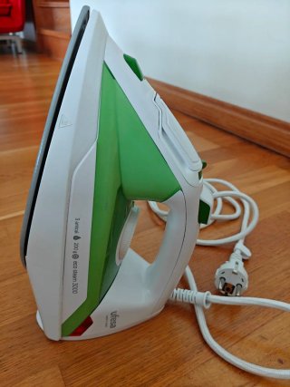 Plancha Ufesa Eco Steam 3000. Precio negociable.