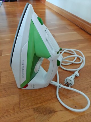 Plancha Ufesa Eco Steam 3000. Precio negociable.