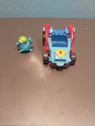 Lote de figuras y vehículos Superthings