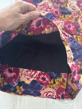 Falda Zara flores T. XS