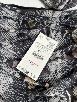 Conjunto falda y top Zara S estampado serpiente