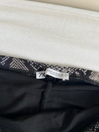 Conjunto falda y top Zara S estampado serpiente