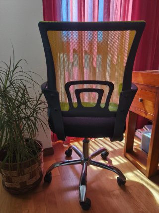 Silla de oficina ergonómica con ruedas