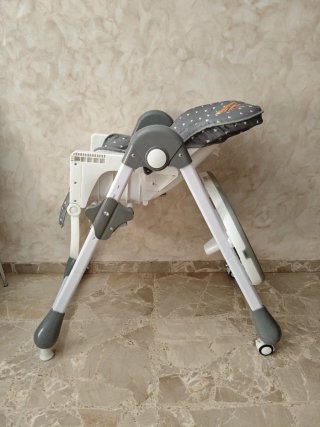 Trona reclinable bebé gris con estampado