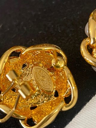 Pendientes vintage Chanel oro multicolor