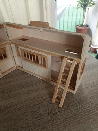 Casita establo madera Melissa & Doug