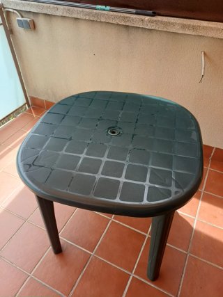 Mesa de terraza de plástico