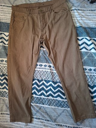 Pantalón casual marrón 47 cm de cintura en plano