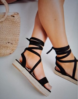 Alpargatas negras de ante con cintas Asos